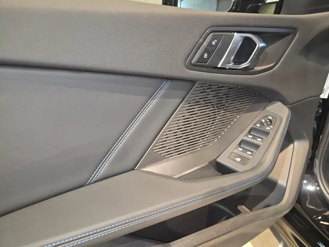 W103425419_STANDARD_7