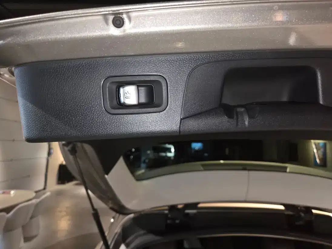 W103426841_STANDARD_17