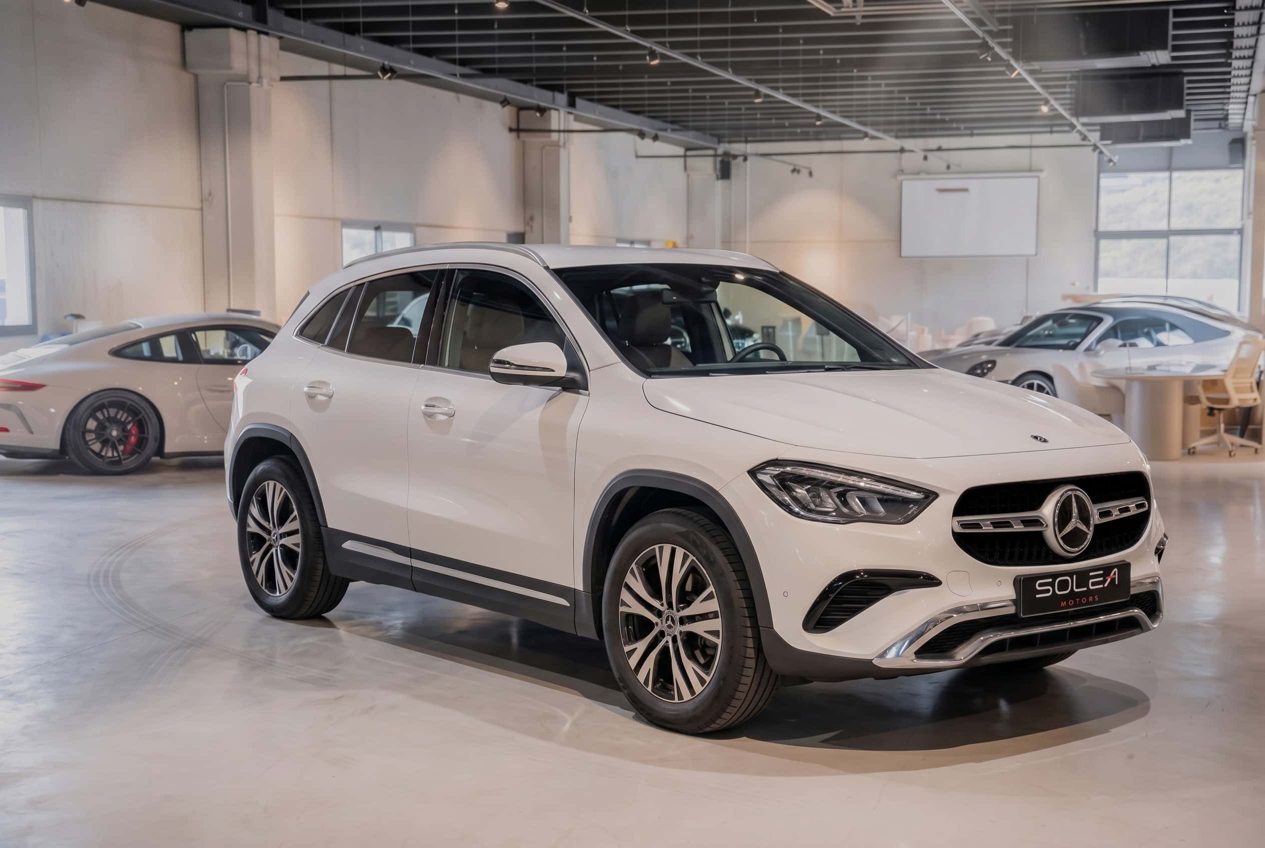 MB GLA 200D 34 avant droit