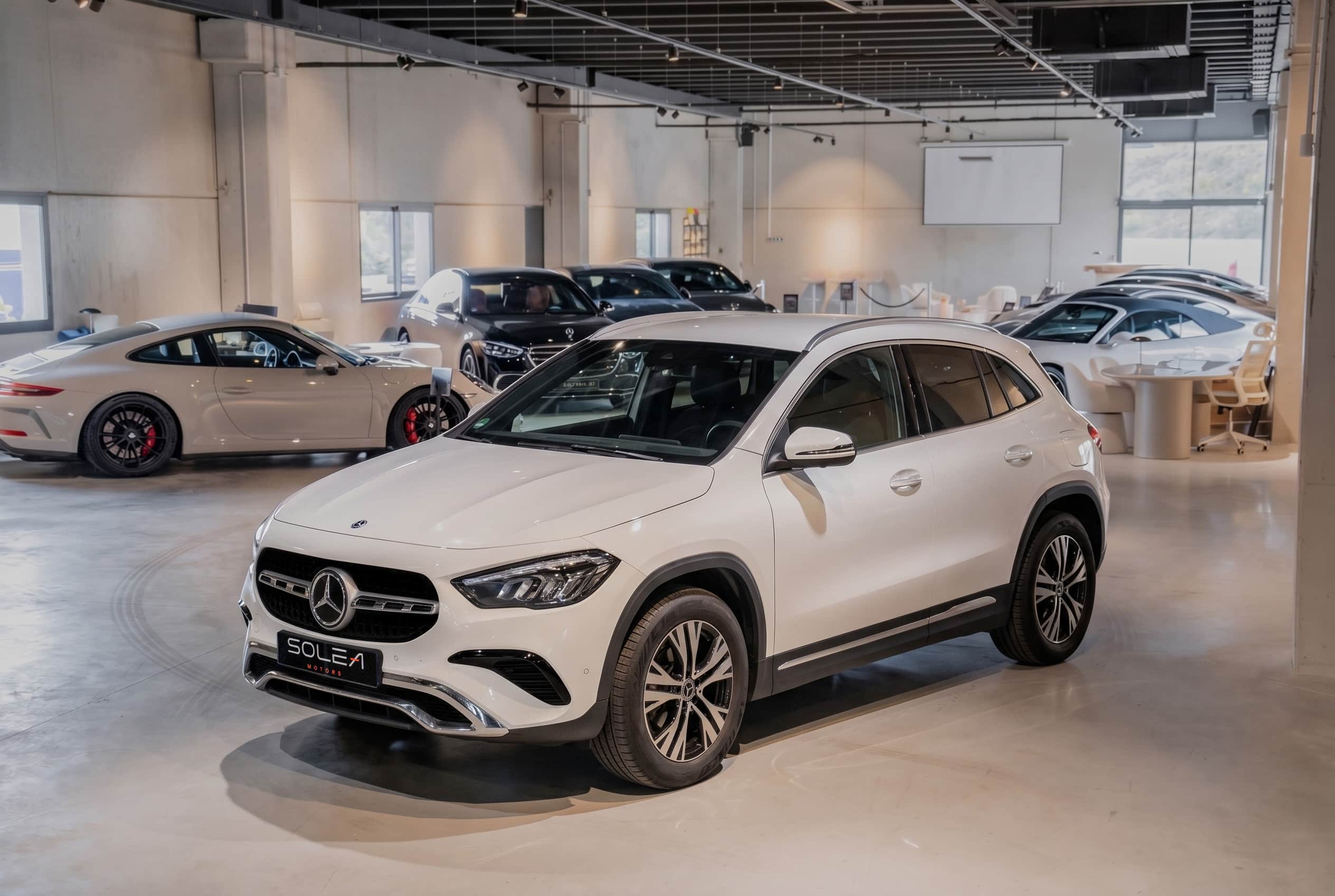 MB GLA 200D 34 avant gauche