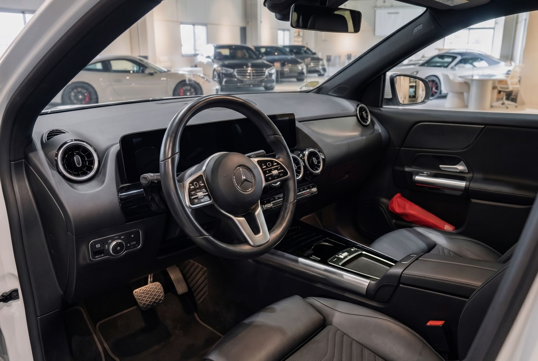 MB GLA 200D poste conduite